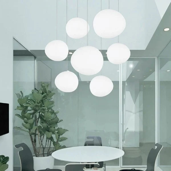 Plafondlamp met matglazen bol en verstelbaar snoer voor eetkamer, keukeneiland, slaapkamer, hal, plafondverlichting, modern accent van ijzer | Thomler