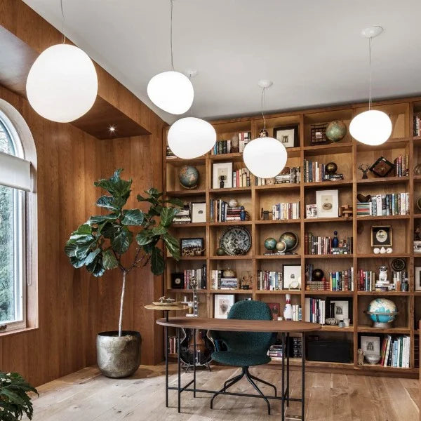 Plafondlamp met matglazen bol en verstelbaar snoer voor eetkamer, keukeneiland, slaapkamer, hal, plafondverlichting, modern accent van ijzer | Thomler
